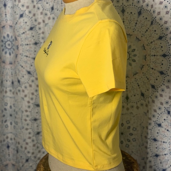 Yellow Shirt 🌼 - Picture 2 of 4